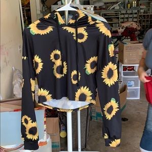 Black, sunflower, cropped hoodie